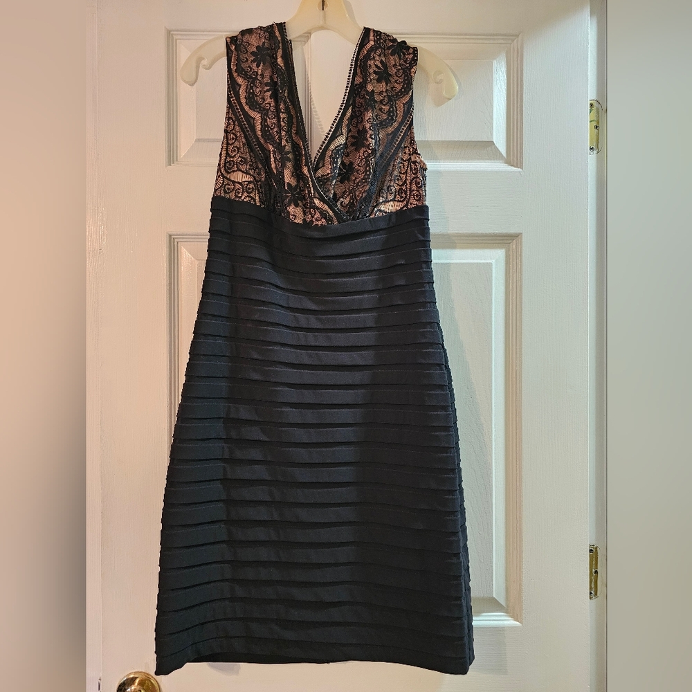 Adrianne Papell black/lace cocktail party formal sheath dress, Sz 8